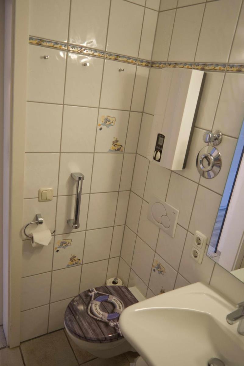 Inselblume 80 - Gemuetliche Ferienwohnung, Blick Auf Die Fehmarnsundbruecke Burgtiefe auf Fehmarn エクステリア 写真