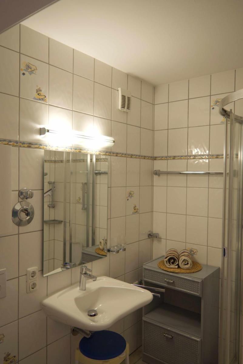 Inselblume 80 - Gemuetliche Ferienwohnung, Blick Auf Die Fehmarnsundbruecke Burgtiefe auf Fehmarn エクステリア 写真