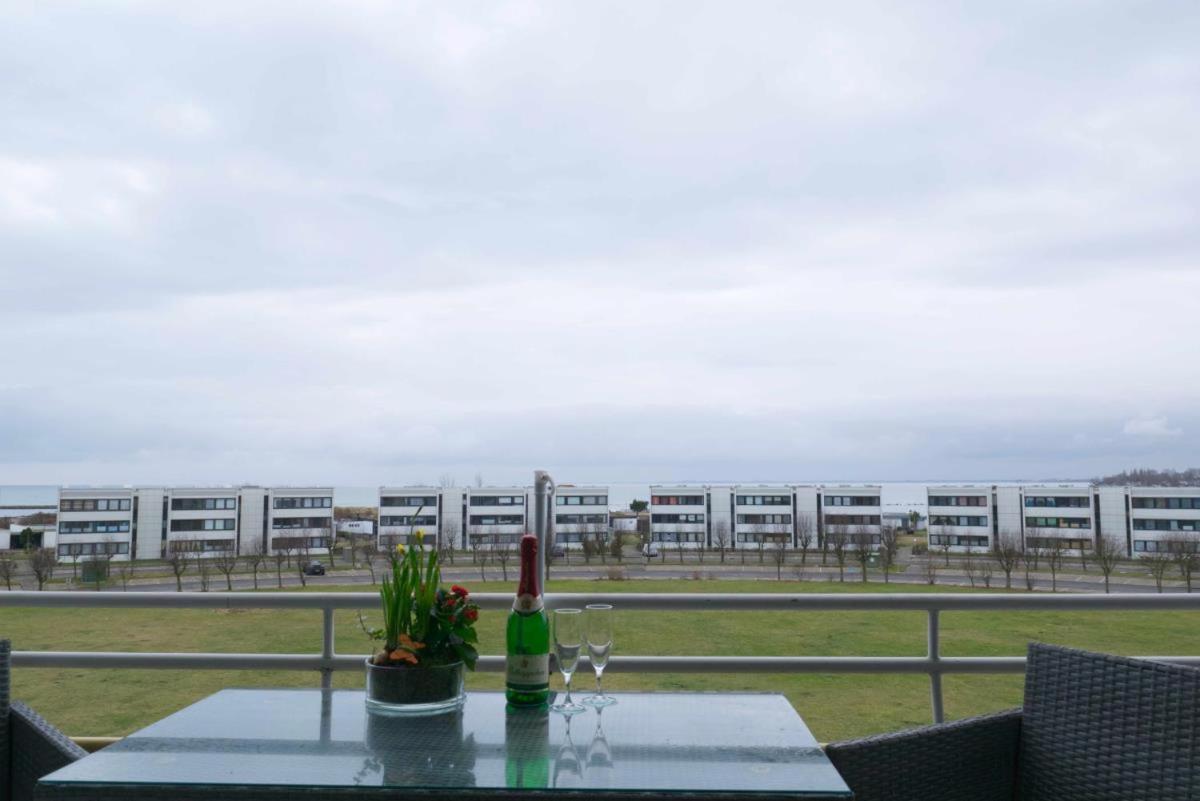 Inselblume 80 - Gemuetliche Ferienwohnung, Blick Auf Die Fehmarnsundbruecke Burgtiefe auf Fehmarn エクステリア 写真