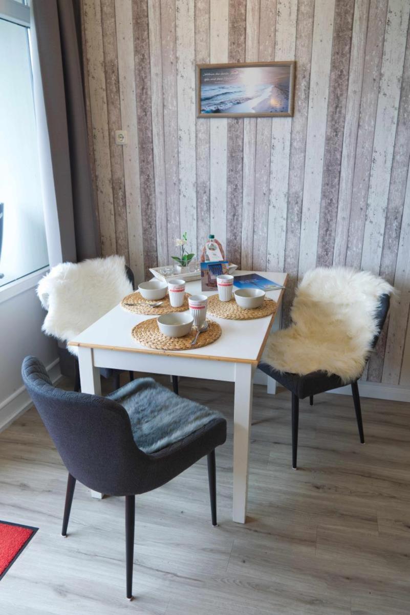 Inselblume 80 - Gemuetliche Ferienwohnung, Blick Auf Die Fehmarnsundbruecke Burgtiefe auf Fehmarn エクステリア 写真