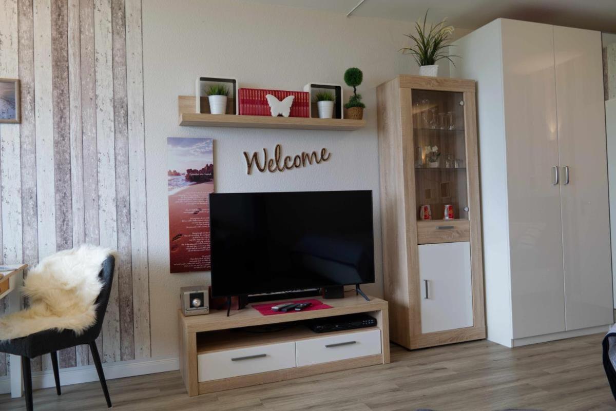 Inselblume 80 - Gemuetliche Ferienwohnung, Blick Auf Die Fehmarnsundbruecke Burgtiefe auf Fehmarn エクステリア 写真